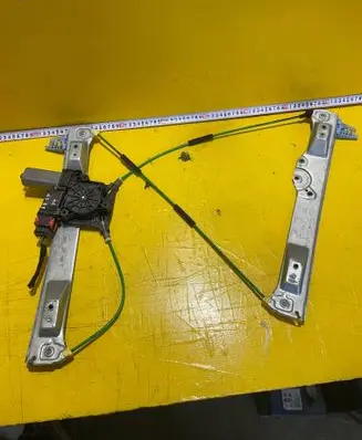 Opel Corsa D Front window lifting mechanism without motor 