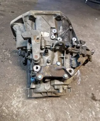 Renault Koleos I Manual 5 speed gearbox JY70D F001124