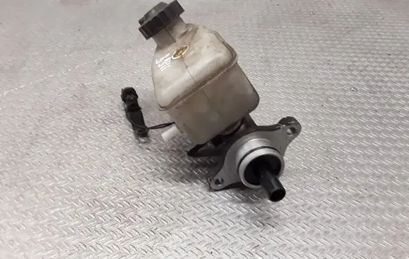 KIA Sorento Master brake cylinder