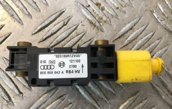 Audi A4 S4 B6 8E 8H Airbag deployment crash/impact sensor 8E0959643A 121102 023180R1ZVQ5