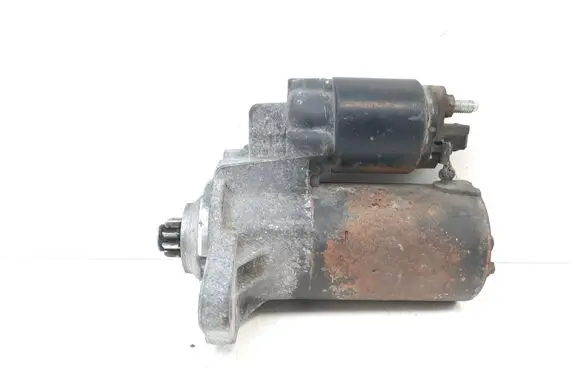 Volkswagen Golf IV Starter motor 020911023F 001121006