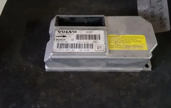 Volvo XC70 Airbag control unit/module 8651523