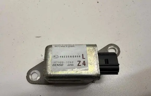 Subaru Outback Airbag deployment crash/impact sensor 98235AG050 1879001262