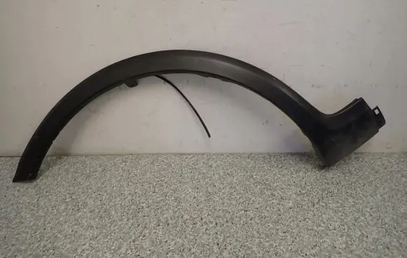 Suzuki SX4 Fender trim (molding)