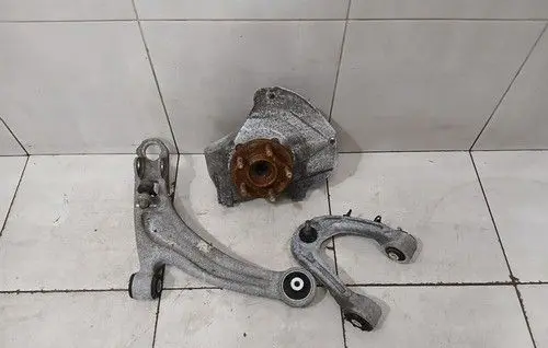 Aston Martin DB9 Front wheel hub 7G433K186AB