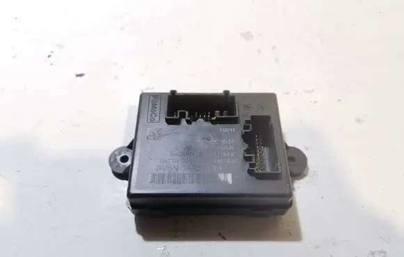 Ford Focus Door control unit/module AV6N14C235BB