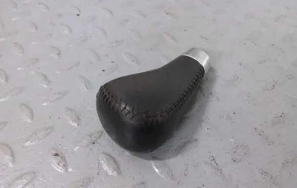 Nissan Murano Z51 Gear lever shifter trim leather/knob 34910JN11A