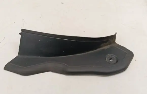 BMW 2 F44 Rear/tail light trim molding 7494418