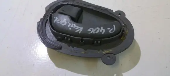Peugeot 406 Rear door interior handle 9616307577