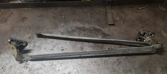 Volvo S40, V40 Front wiper linkage 