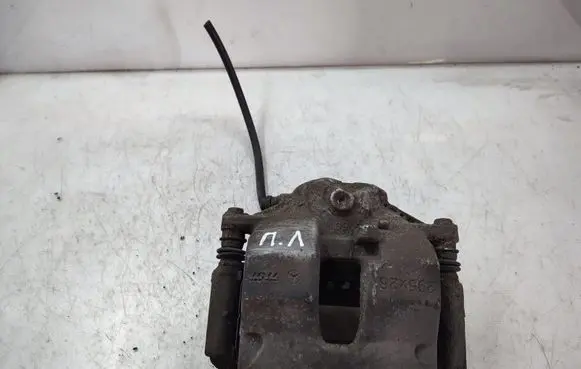 Mercedes-Benz C W204 Front brake caliper