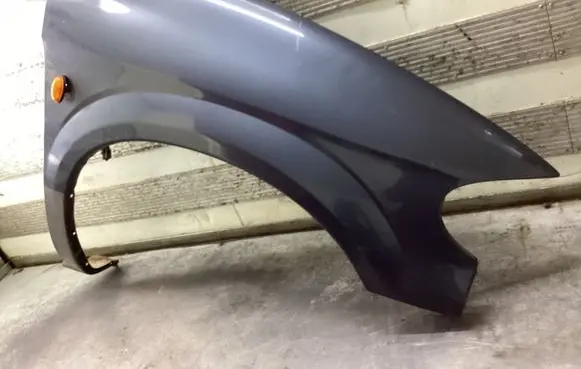 Chrysler Voyager Fender