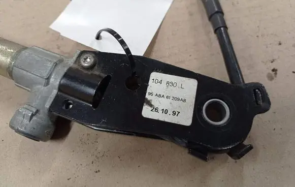 Ford Fiesta Front seatbelt buckle 104830L