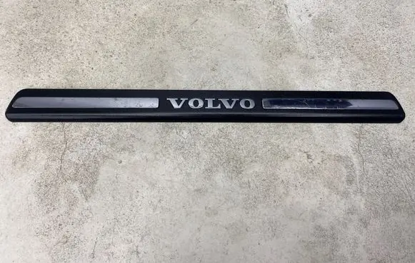 Volvo V70 Front sill trim cover 8659960