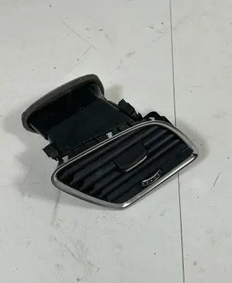 Audi Q3 8U Dash center air vent grill 8U1820902
