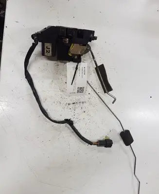 KIA Carens I Front door lock 5E2X