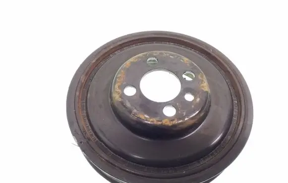 Volkswagen PASSAT CC Crankshaft pulley 038105243M
