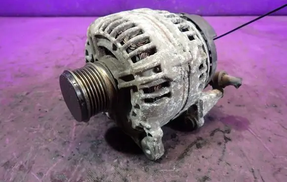 Volkswagen Touran I Generator/alternator 