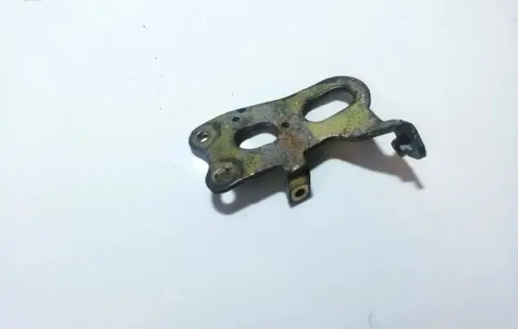 Nissan Almera N16 Engine mounting bracket