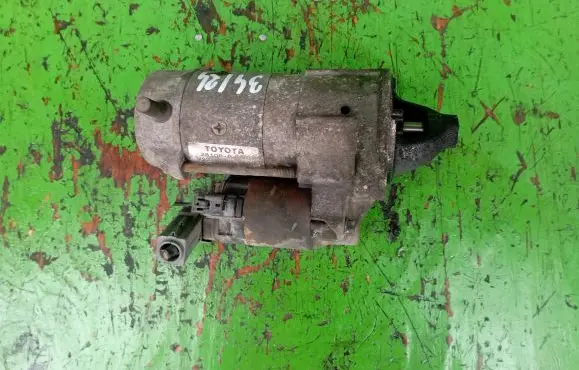 Toyota Yaris Starter motor 281000J020