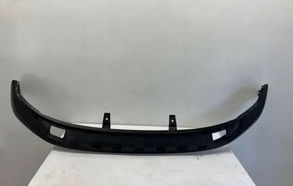 Front bumper lip