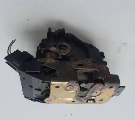 Ford Focus Rear door lock 2S4AA26412BB