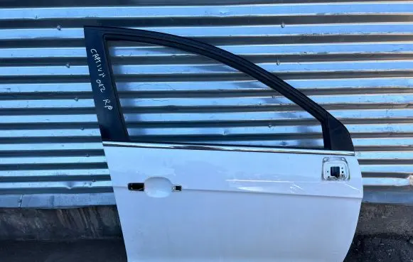 Chevrolet Captiva Front door