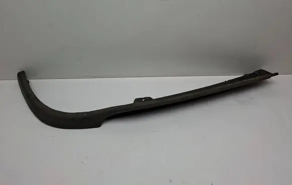 Volkswagen PASSAT B3 Front bumper lip 357805903A
