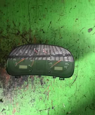 Volkswagen Golf IV Speedometer (instrument cluster)