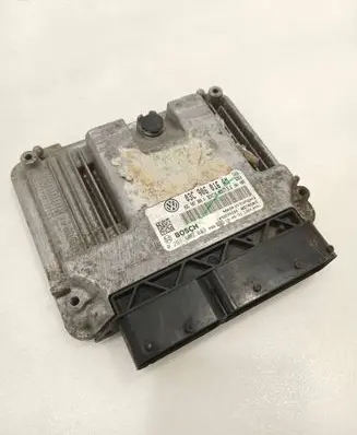 Volkswagen Golf VI Engine control unit/module 03C906016AM 03C907309A 0261S06083