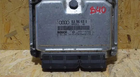 Audi TT Mk1 Engine control unit/module 8L0906018Q