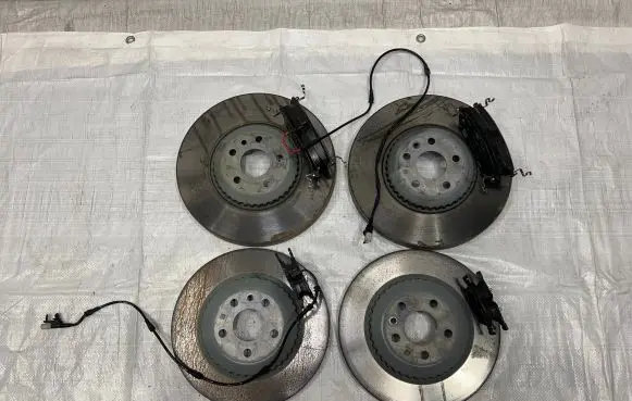 Land Rover Discovery 5 Front brake disc