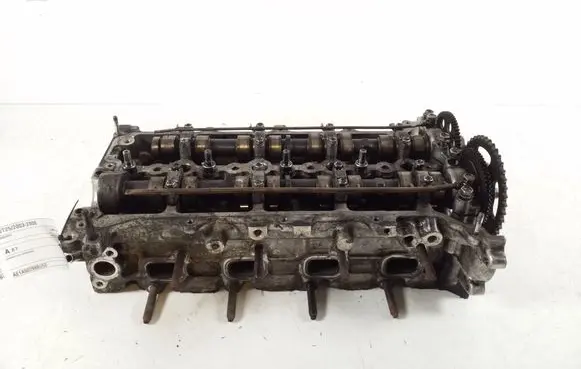 Toyota Avensis T250 Engine head 