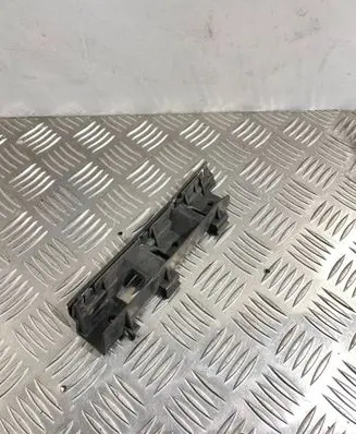 Volkswagen PASSAT B6 Front bumper mounting bracket 3C0807183