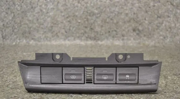 Ford Focus Windscreen/window heater switch 4M5113D744A