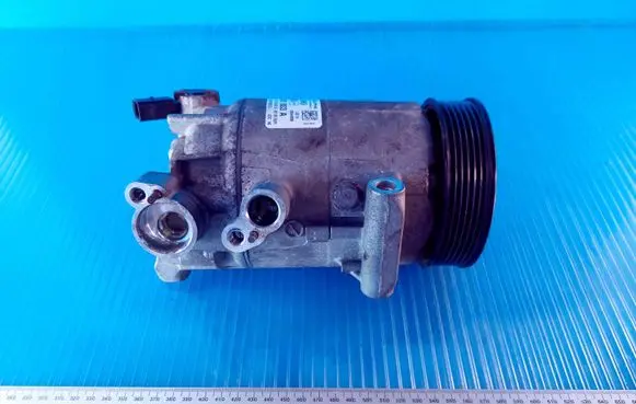Volkswagen PASSAT B7 Air conditioning (A/C) compressor (pump) 5K0820803A