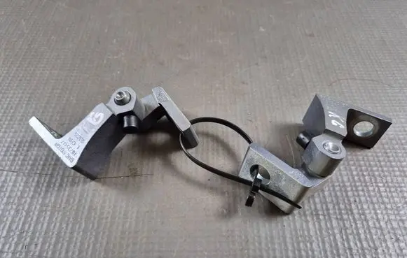 MG ZS Rear door hinge set 10735417