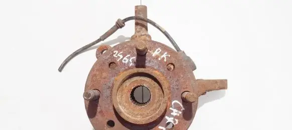 Mitsubishi Carisma Front wheel hub