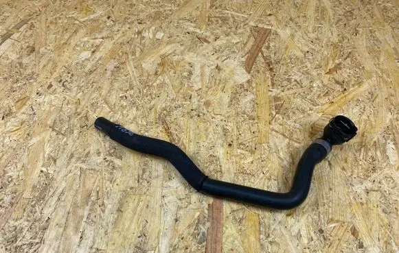 Volvo XC90 Engine coolant pipe/hose 32339327