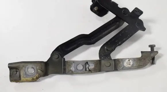 Chrysler 300 - 300C Tailgate/trunk/boot hinge 