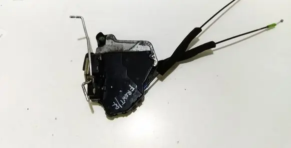 Toyota Land Cruiser (J120) Front door lock