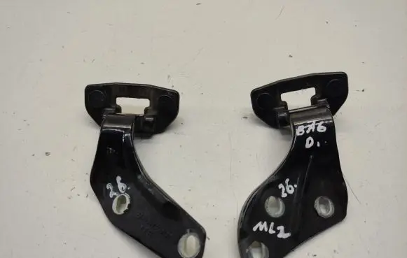 Mercedes-Benz ML W164 Tailgate/trunk/boot hinge A1647400137