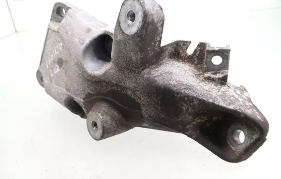 BMW 1 E81 E87 Engine mounting bracket 6776529 22116776529