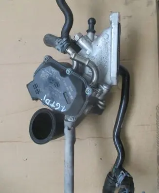 Volkswagen Golf SportWagen Throttle valve 04L131501C