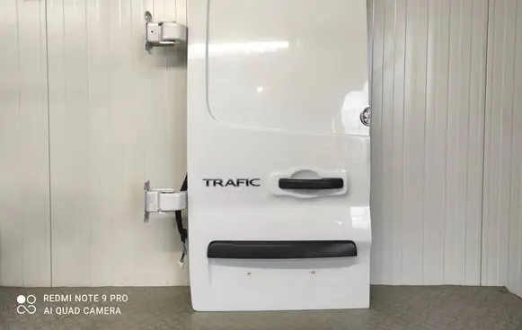 Renault Trafic III (X82) Back/rear loading door DRZWITYLNELEWE TWOJEAUTO882182990 RENAULTTRAFICIII
