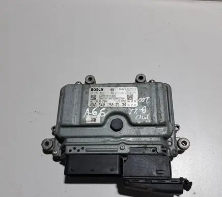 Mercedes-Benz A W169 Engine control unit/module A6401507134 1039S24379 0281015117