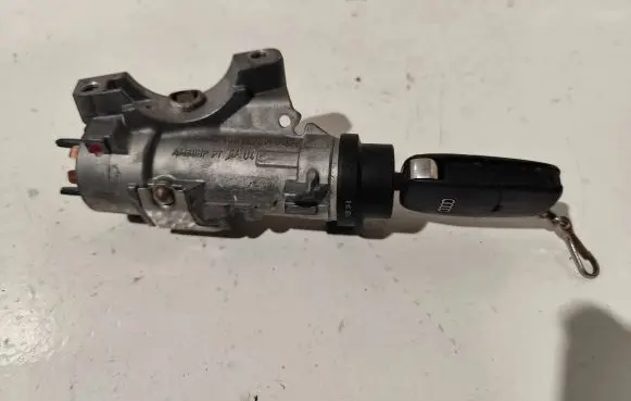 Audi A4 S4 B6 8E 8H Ignition lock 4B0905851G