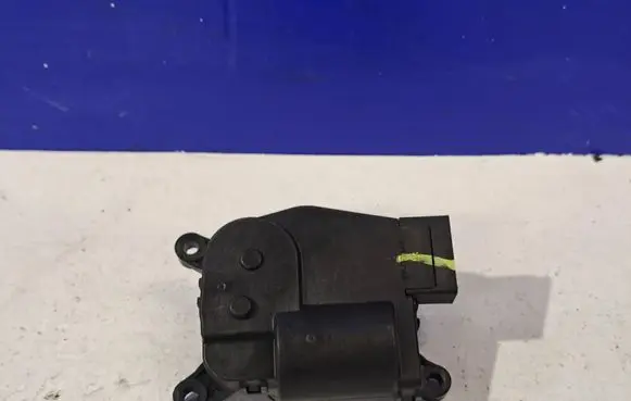 Polestar 2 A/C air flow flap actuator/motor 32226714