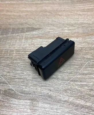 BMW 5 E39 Hazard light switch 8350947