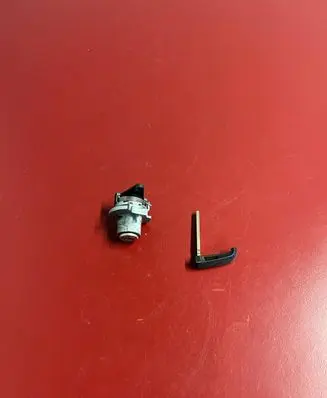 BMW 5 G30 G31 G38 Front door lock (next to the handle) 7407999